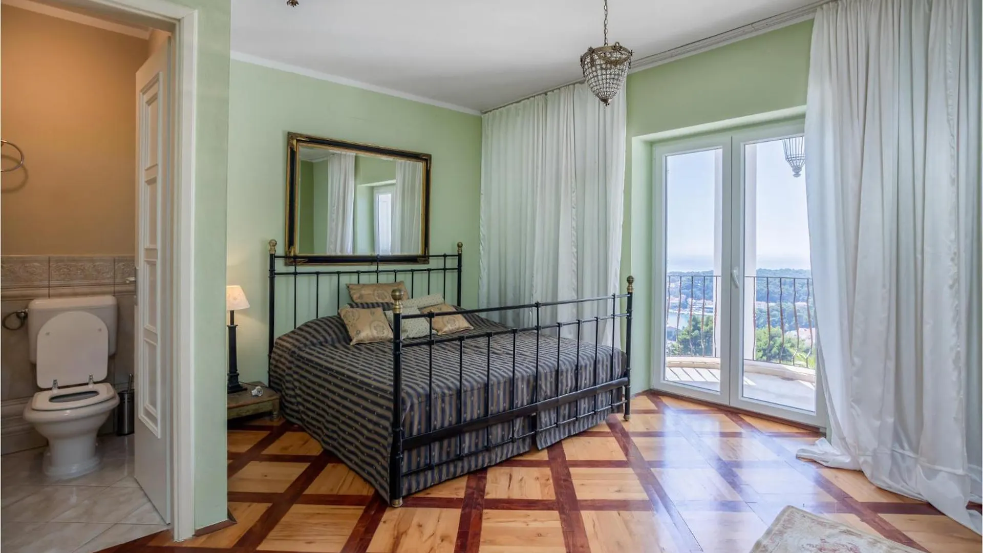 6 Bedroom Awesome Home In Rab Palit Semesterbostad