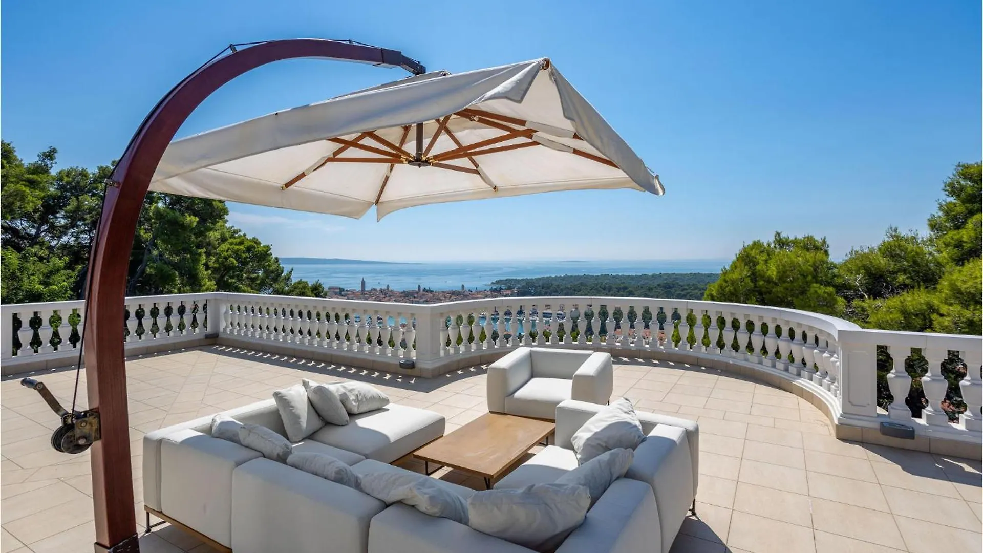 Semesterbostad 6 Bedroom Awesome Home In Rab Palit
